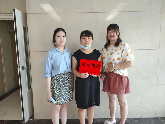 暖心慰問，進(jìn)行中
